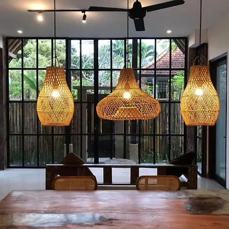 De, Dalam Secret Nature